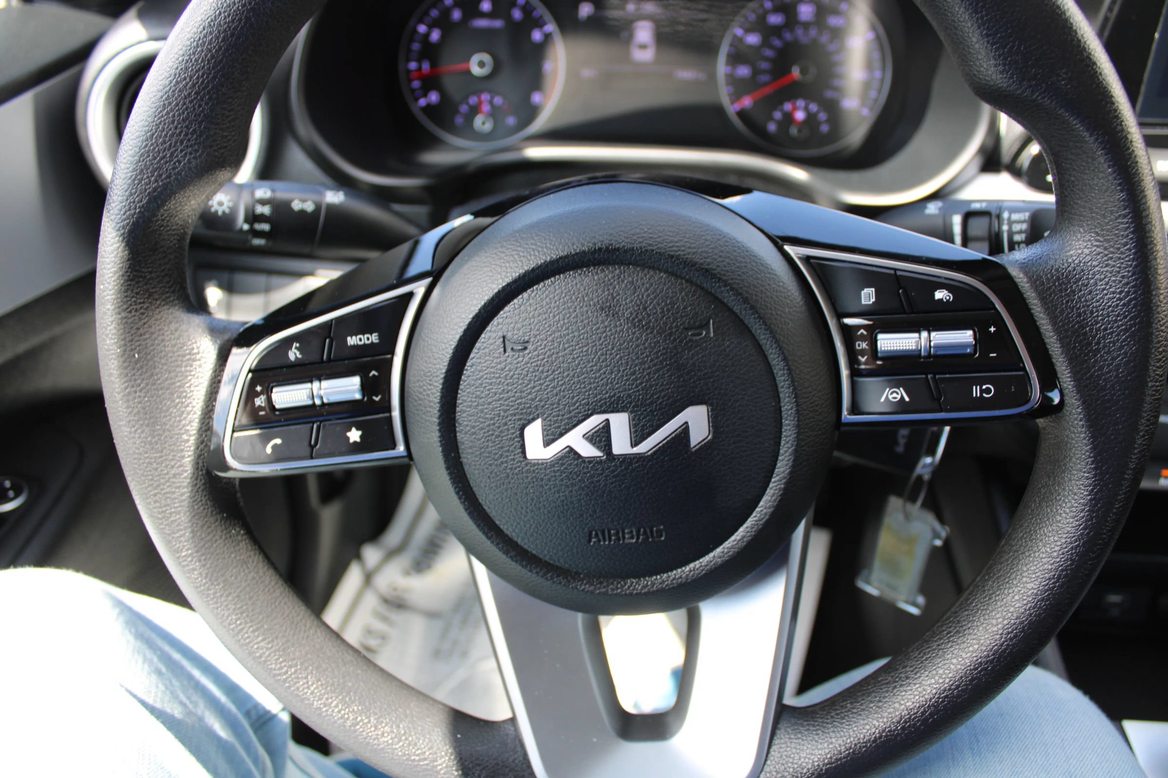 Used 2024 Kia Forte LXS FWD image 12