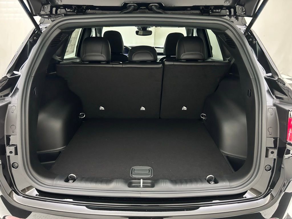 New 2026 Jeep Compass Latitude image 9