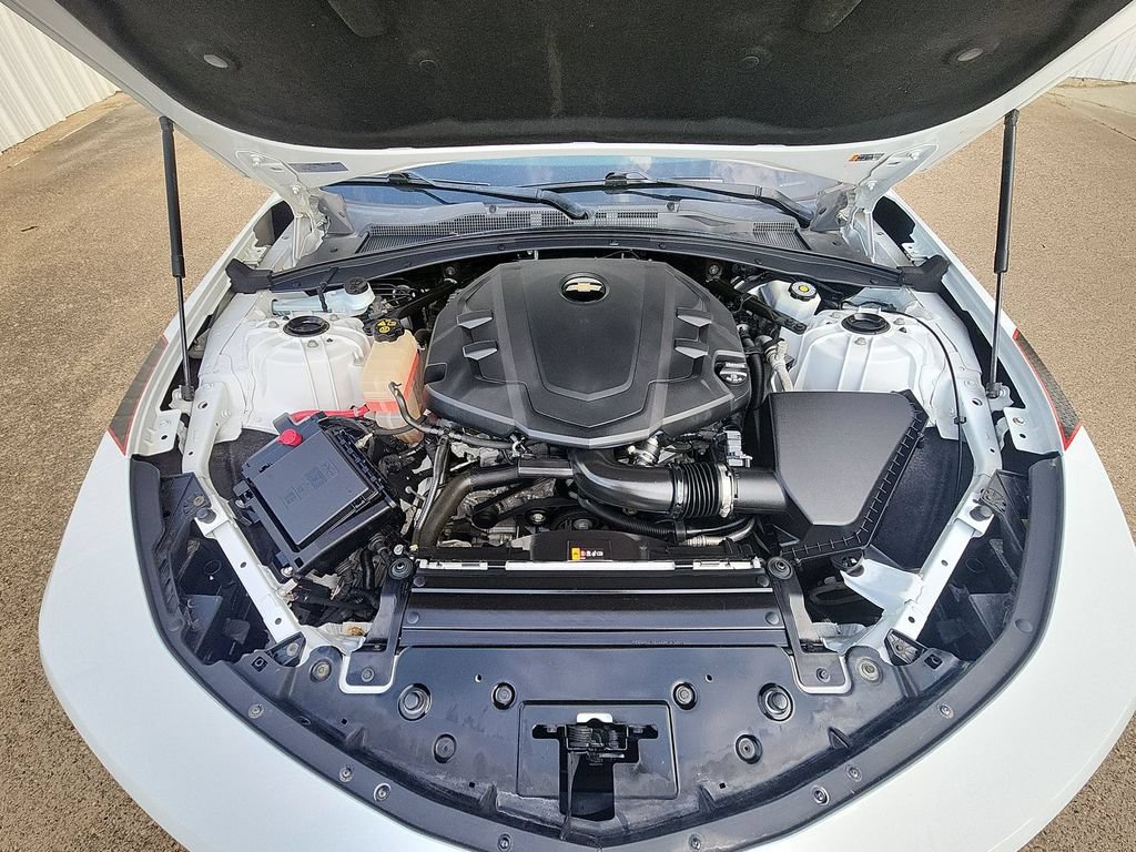Used 2018 Chevrolet Camaro LT RWD image 30