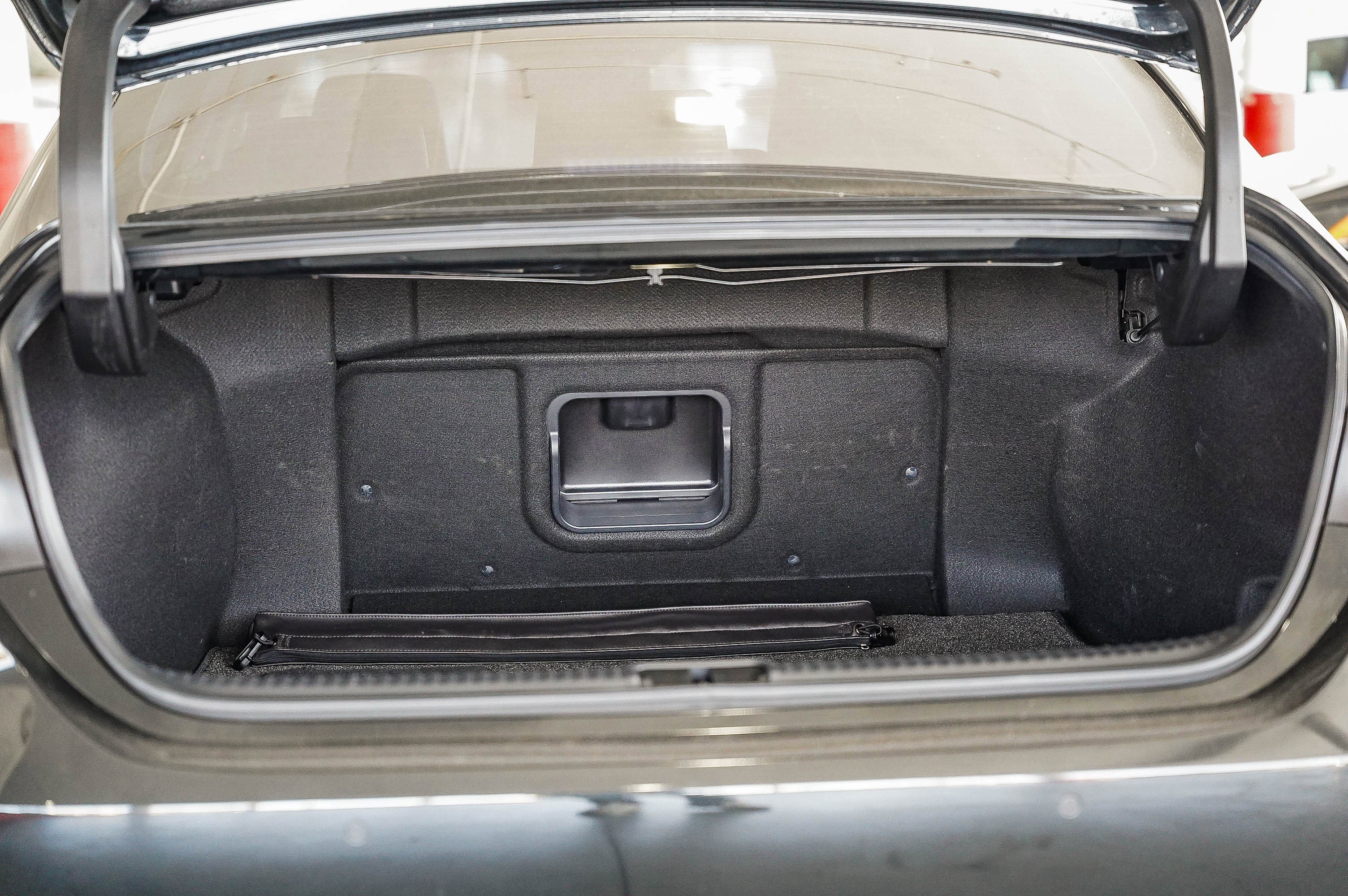 Used 2023 Lexus ES 300h w/ Premium Package image 28