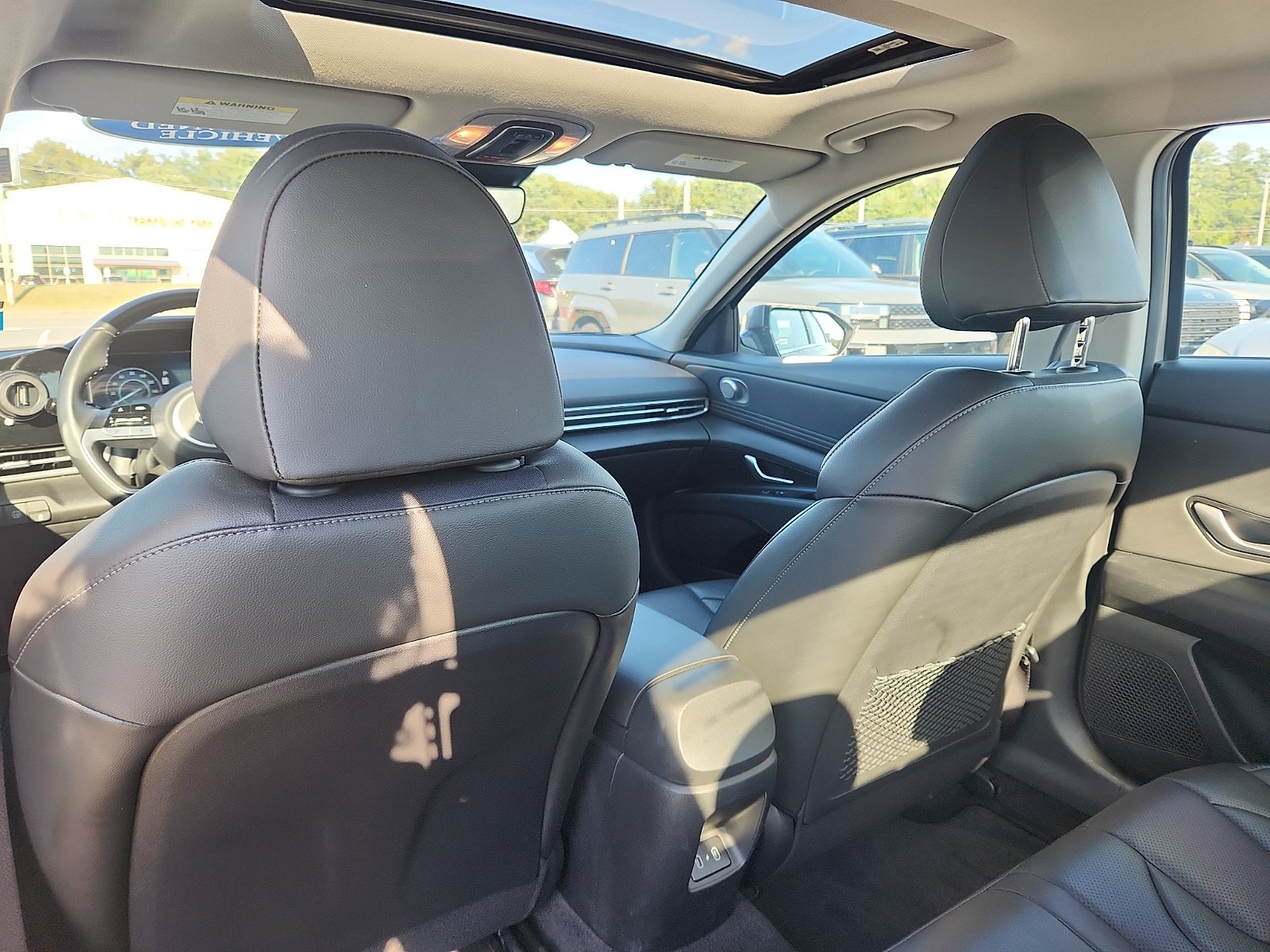 Certified 2025 Hyundai Elantra Limited FWD image 25