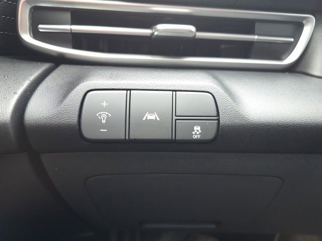 Used 2022 Hyundai Elantra SEL FWD image 11
