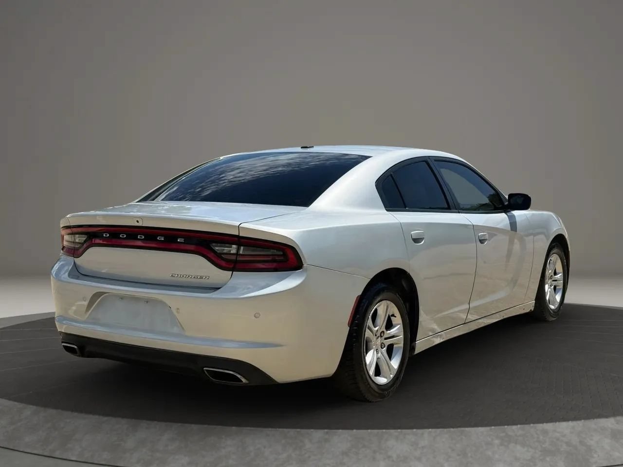 Used 2021 Dodge Charger SXT w/ Leather Interior Group RWD image 6