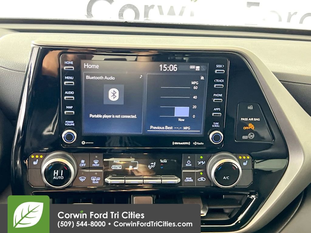 Used 2020 Toyota Highlander XLE AWD/4WD image 23