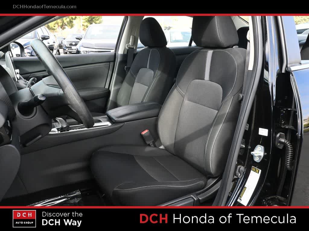 Used 2025 Nissan Sentra SV FWD image 18