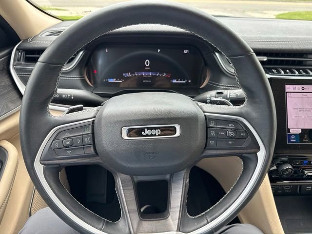 Used 2022 Jeep Grand Cherokee Limited w/ Luxury Tech Group II AWD/4WD image 22