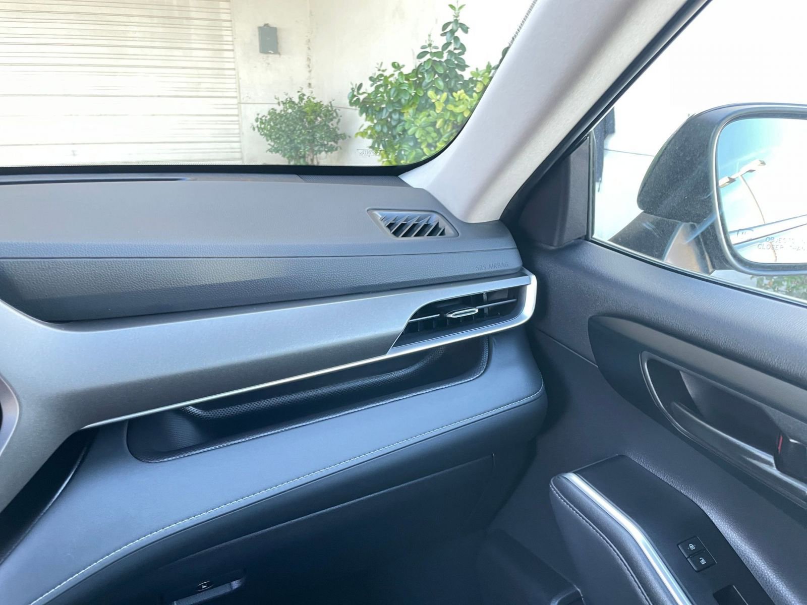 Used 2025 Toyota Highlander LE image 37