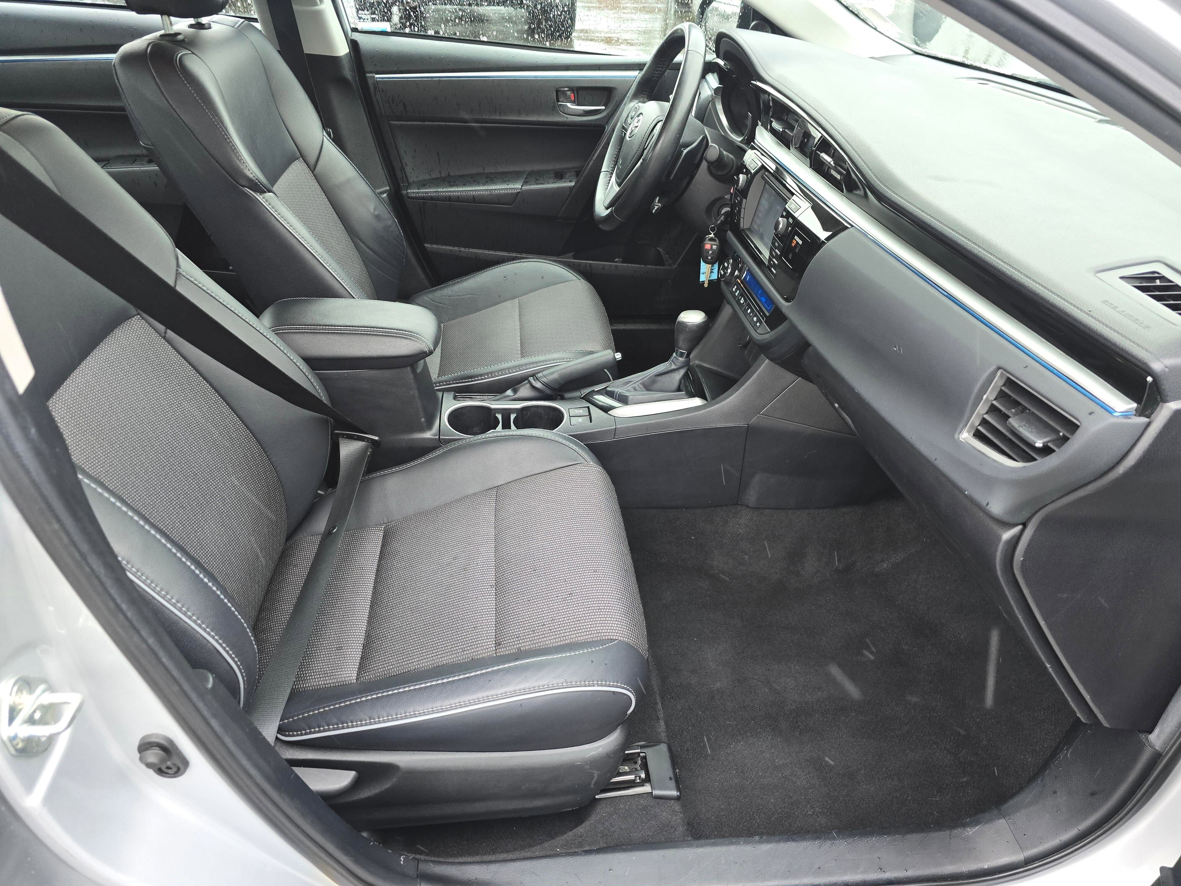 Used 2015 Toyota Corolla S FWD image 28