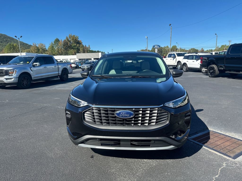 New 2026 Ford Escape Active w/ Tech Pack #1 FWD image 2