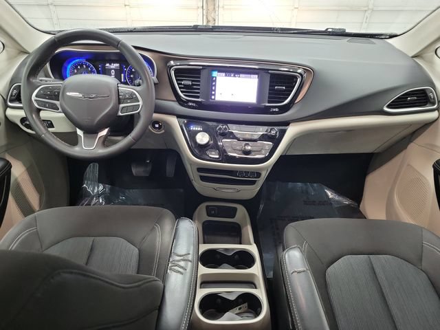 Used 2024 Chrysler Voyager LX FWD image 11