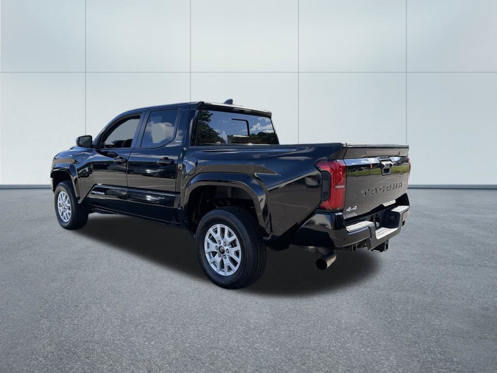 Used 2024 Toyota Tacoma SR5 AWD/4WD image 7