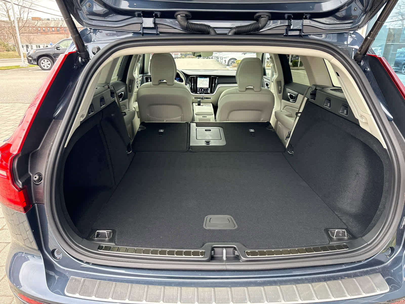 New 2026 Volvo V60 B5 Cross Country Plus w/ Protection Package Premier image 18