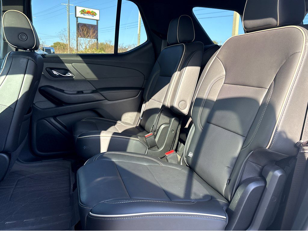 Used 2022 Chevrolet Traverse Premier w/ Redline Edition image 26