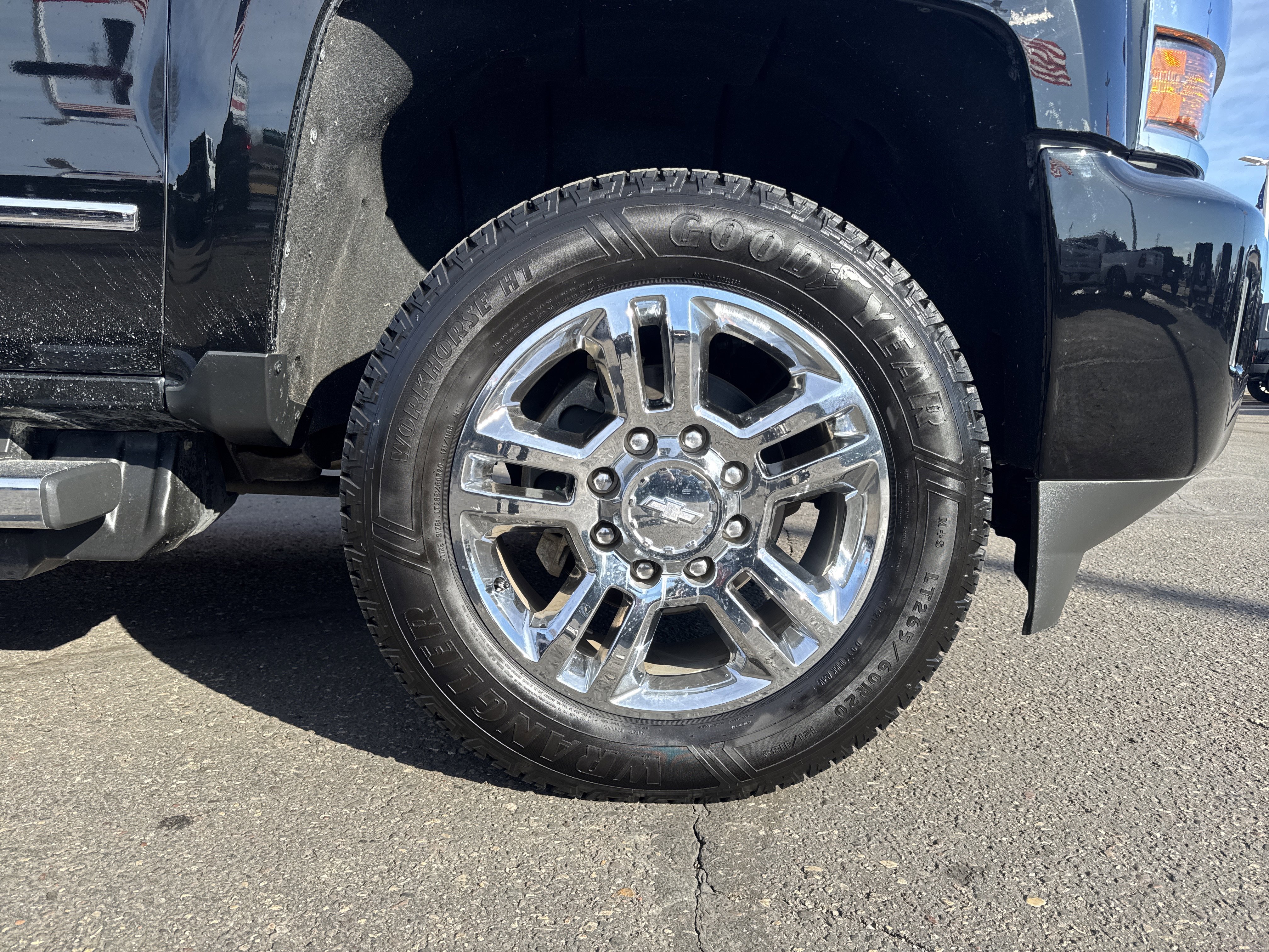 Used 2018 Chevrolet Silverado 2500 High Country w/ Duramax Plus Package image 9