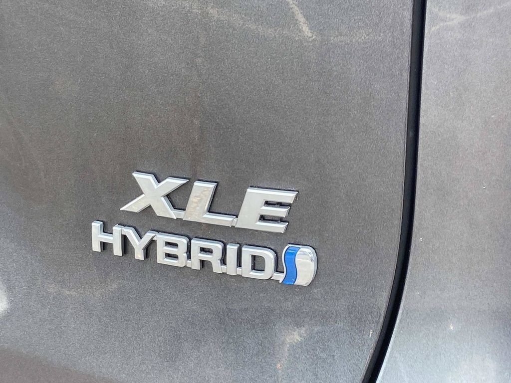 Used 2020 Toyota RAV4 XLE w/ Convenience Package AWD/4WD image 12