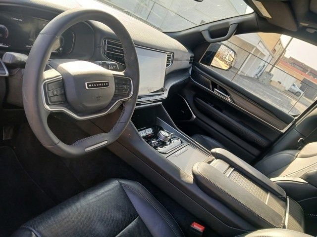 Used 2023 Jeep Wagoneer Series III w/ Premium Group I image 39