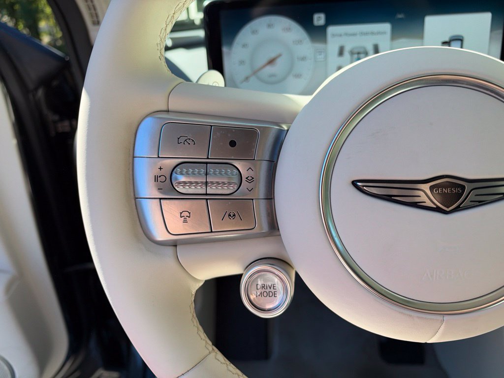 Used 2024 Genesis GV60 Advanced AWD/4WD image 8