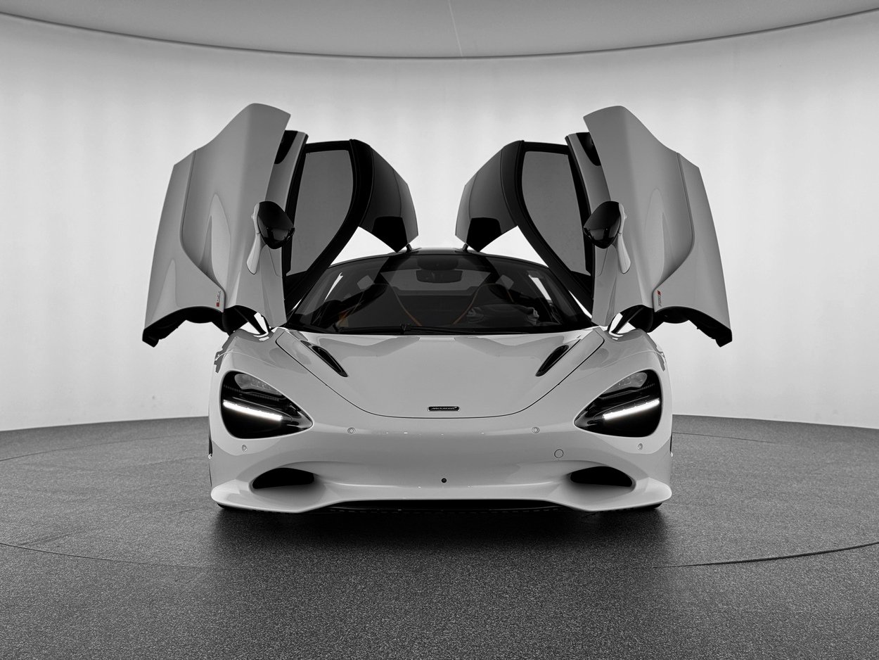 Used 2024 McLaren 750S image 10