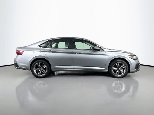 Certified 2024 Volkswagen Jetta SE FWD image 8