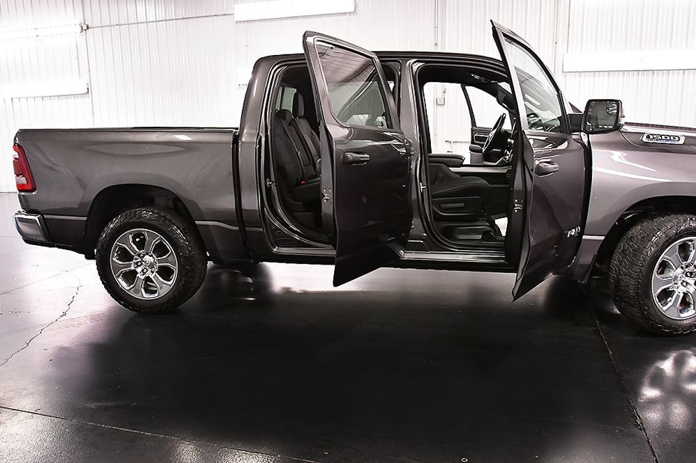 Used 2023 RAM 1500 Big Horn AWD/4WD image 31