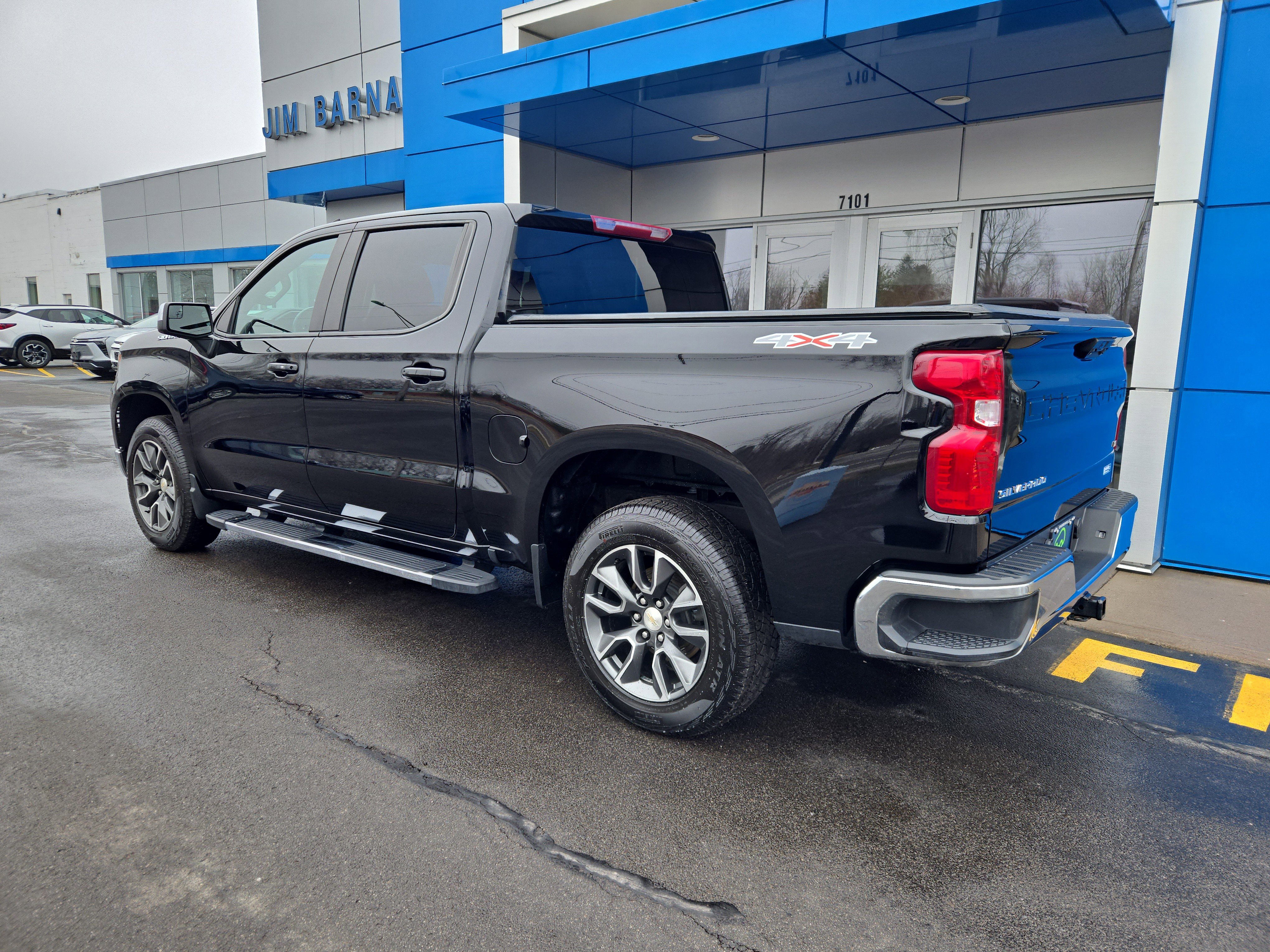 Certified 2023 Chevrolet Silverado 1500 LT AWD/4WD image 6