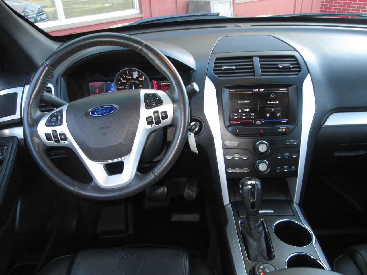 Used 2013 Ford Explorer XLT image 18