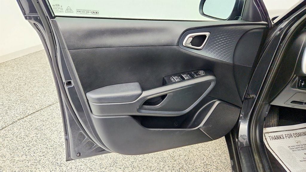 Used 2020 Kia Soul S FWD image 10