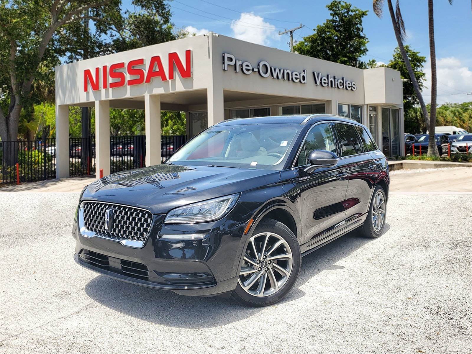 Used 2022 Lincoln Corsair Grand Touring image 1