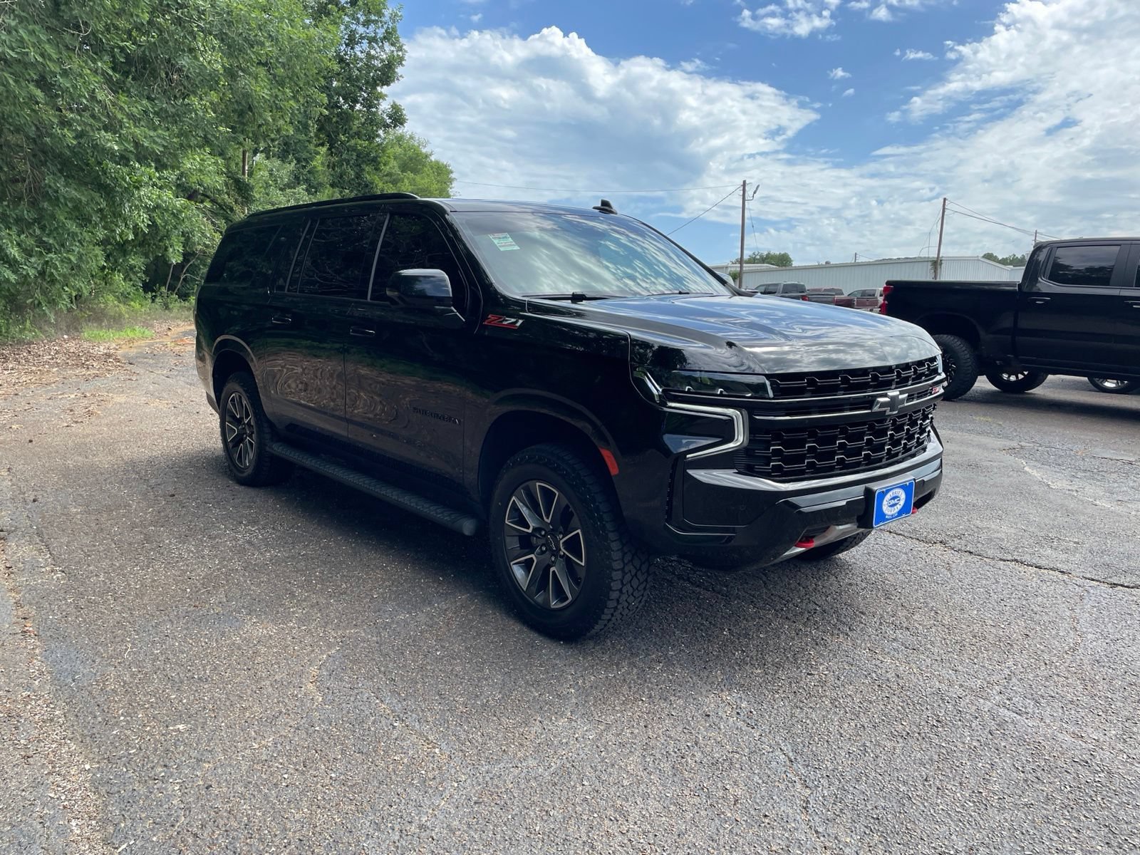 Used 2024 Chevrolet Suburban Z71 w/ Luxury Package AWD/4WD image 9
