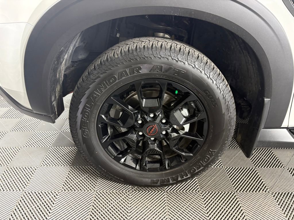 Used 2025 Nissan Armada PRO-4X image 12