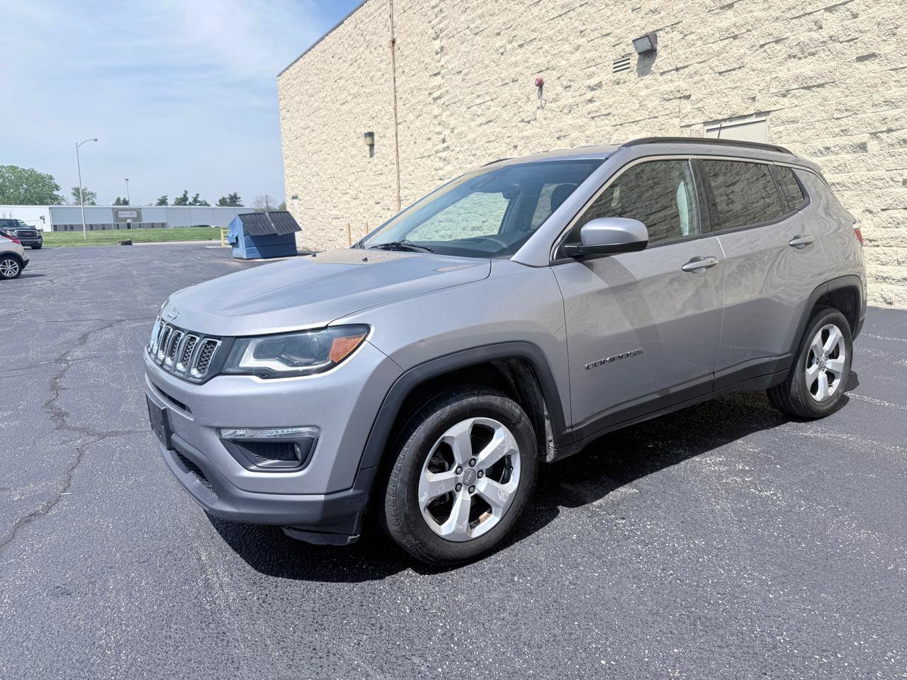 Used 2018 Jeep Compass Latitude w/ Popular Equipment Group AWD/4WD image 1