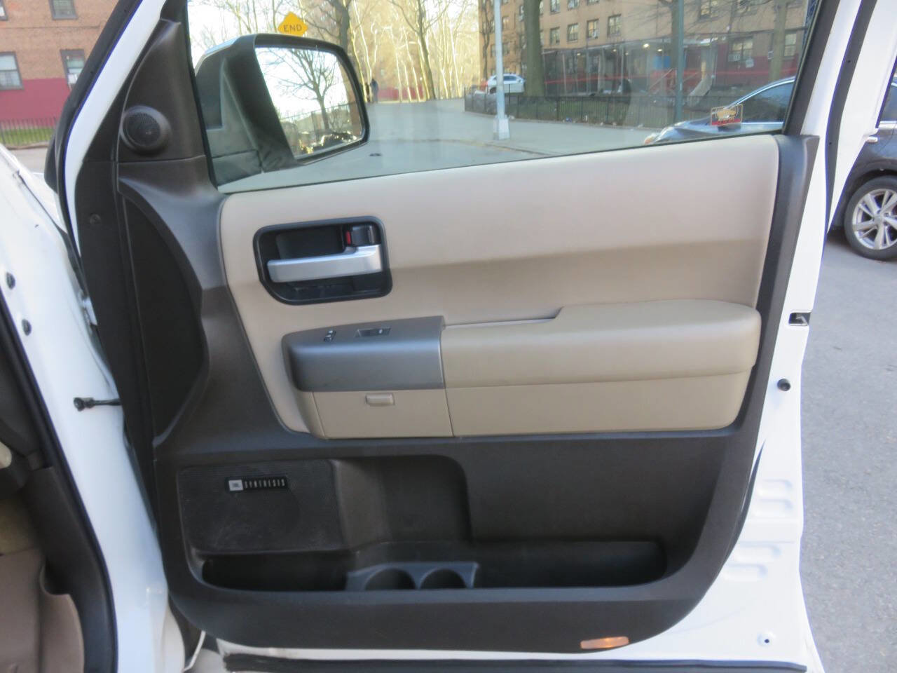 Used 2011 Toyota Sequoia Limited image 33