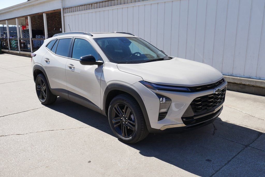 New 2026 Chevrolet Trax ACTIV w/ Sunroof Package image 2