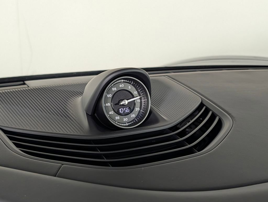 New 2026 Porsche Taycan image 31