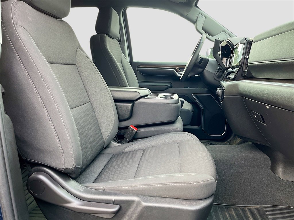 Used 2023 Chevrolet Silverado 1500 LT image 24