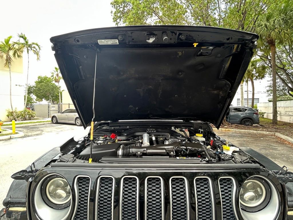 Used 2018 Jeep Wrangler Unlimited Sahara AWD/4WD image 31
