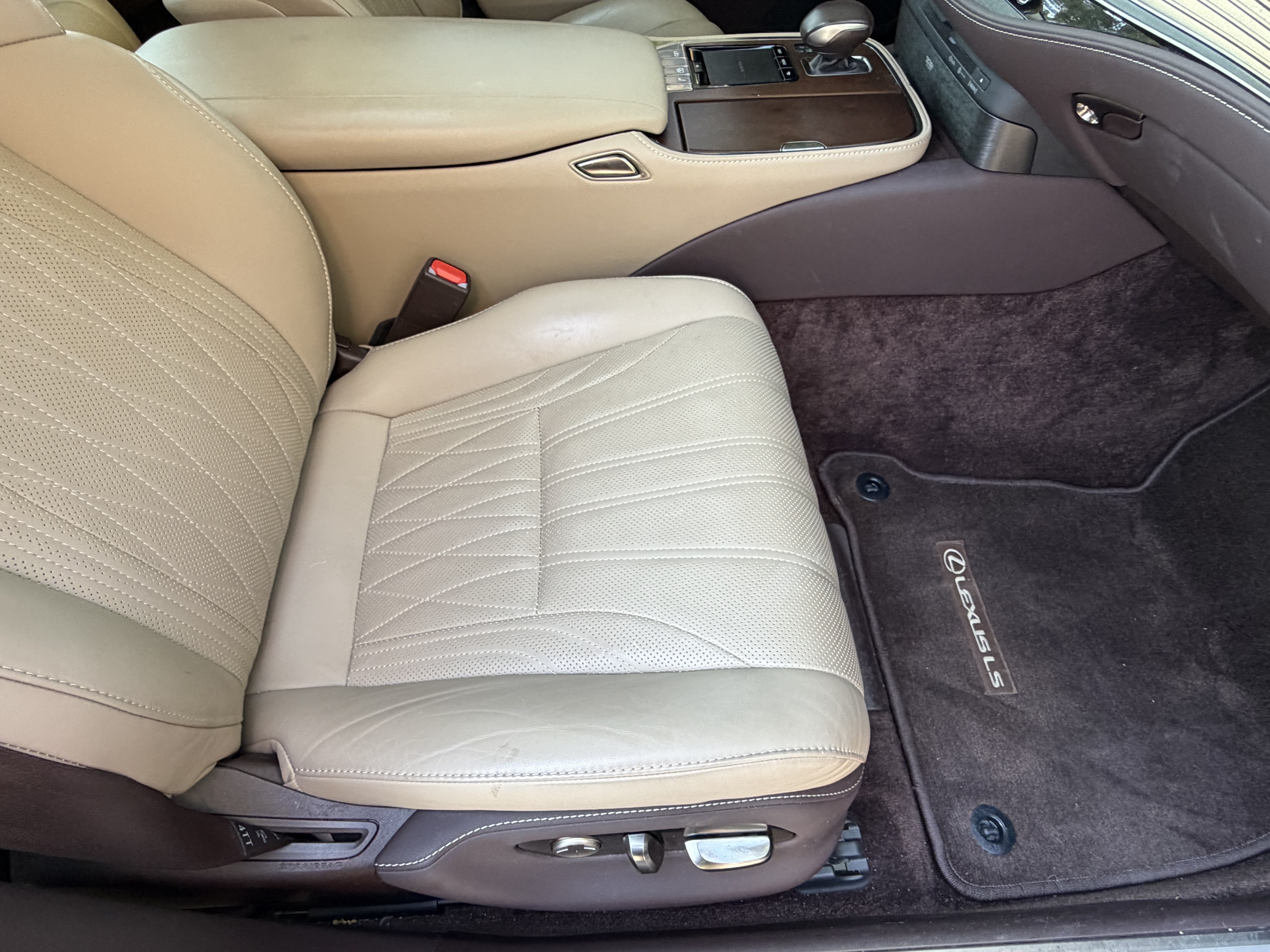 Used 2019 Lexus LS 500 w/ Interior Upgrade Package RWD image 45