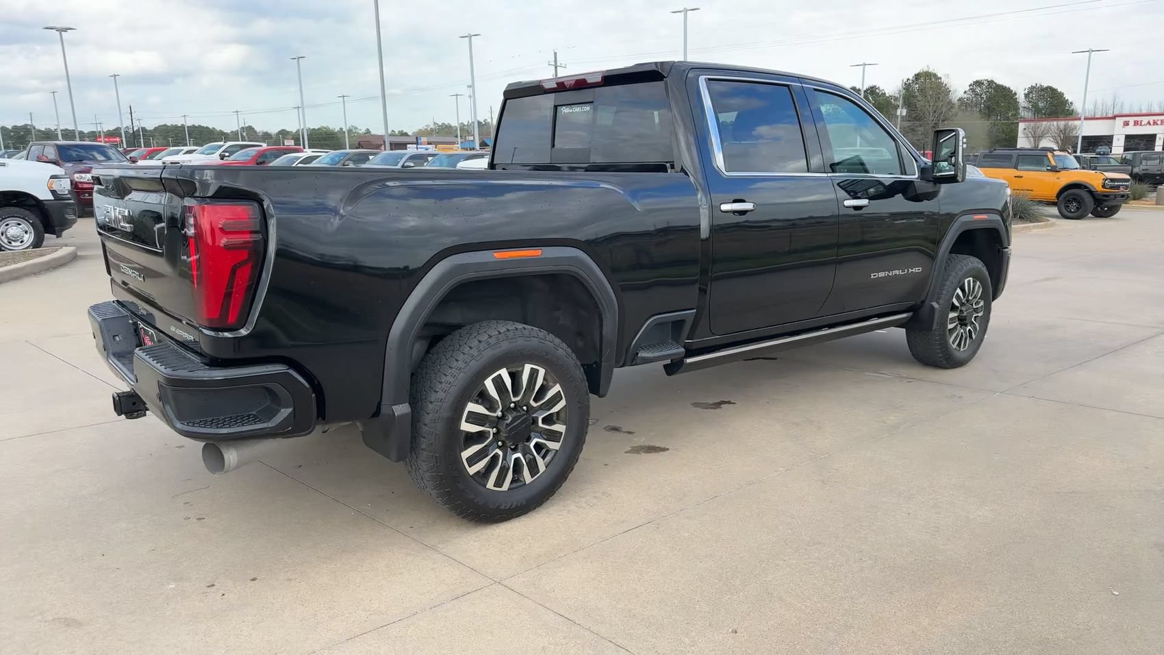 Used 2024 GMC Sierra 2500 Denali Ultimate AWD/4WD image 7