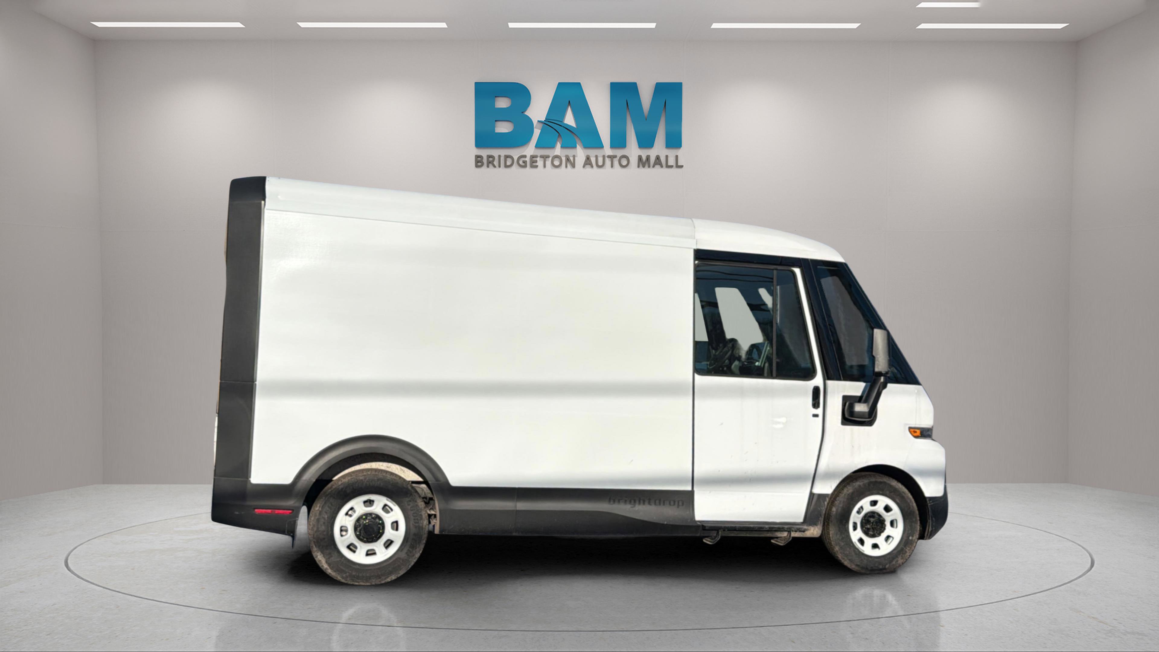 New 2025 Chevrolet Brightdrop 400 w/ Power Door Package image 10