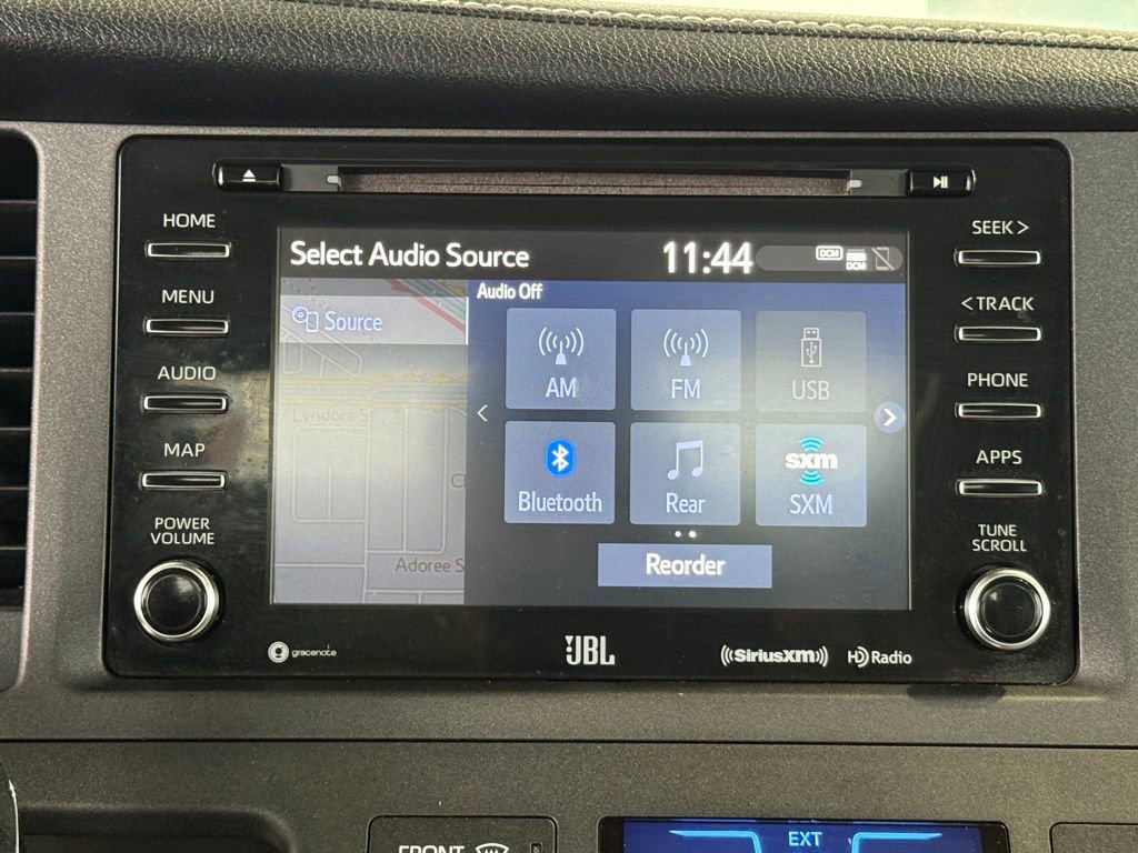 Used 2018 Toyota Sienna Limited Premium w/ Carpet Mat Package image 29