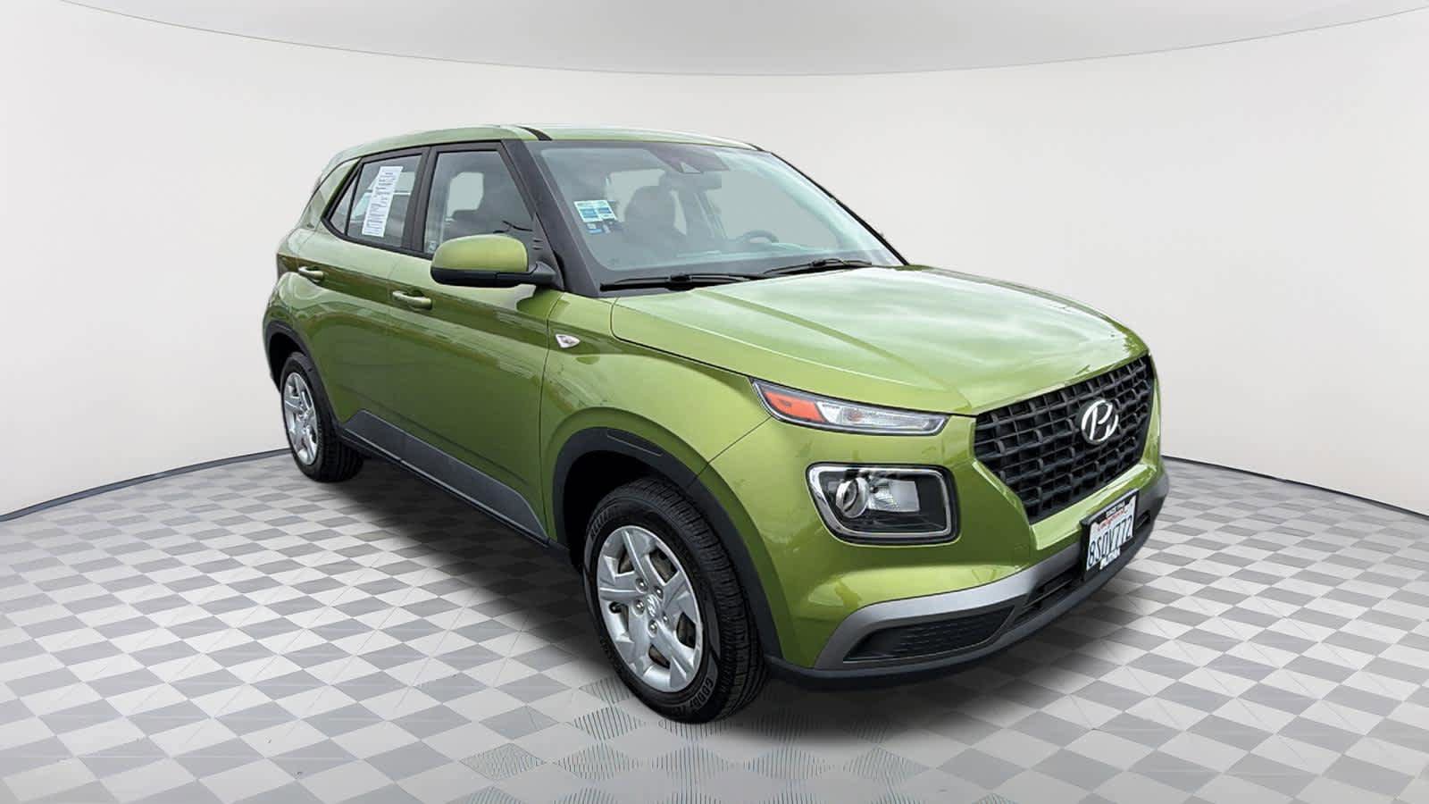 Used 2020 Hyundai Venue SE FWD video 3