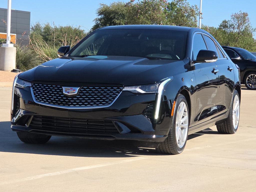 Used 2025 Cadillac CT4 Luxury image 3