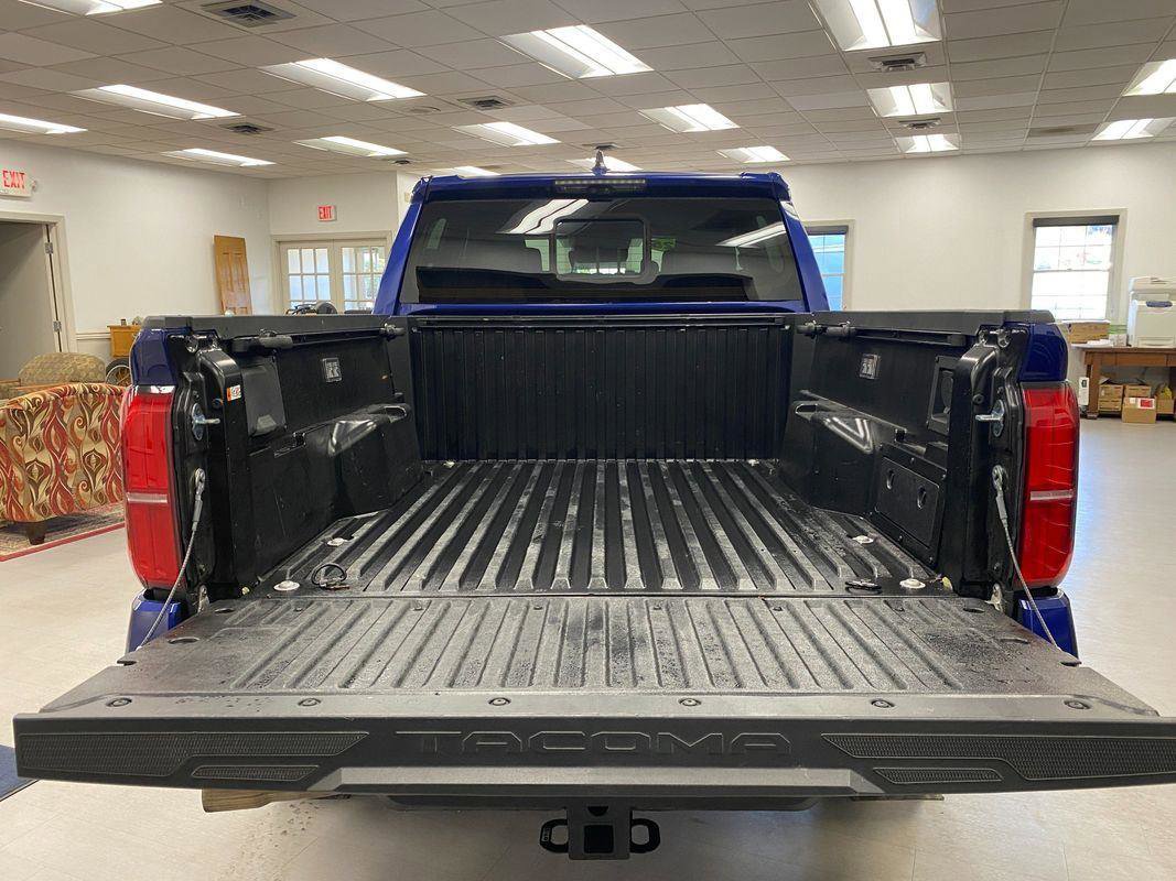 Used 2025 Toyota Tacoma TRD Off-Road image 14