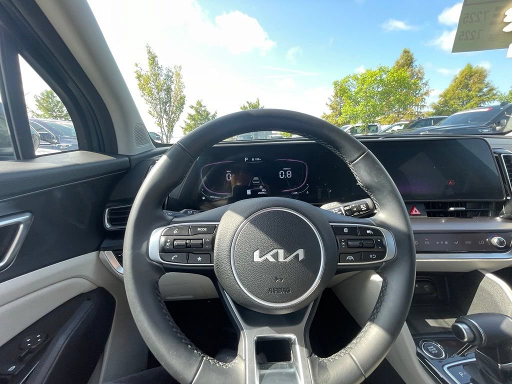 Used 2024 Kia Sportage EX FWD image 13