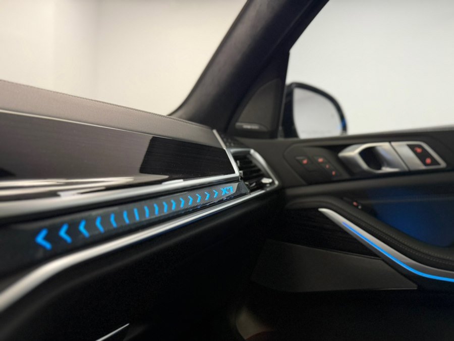 Used 2026 BMW X7 xDrive40i w/ Executive Package image 73