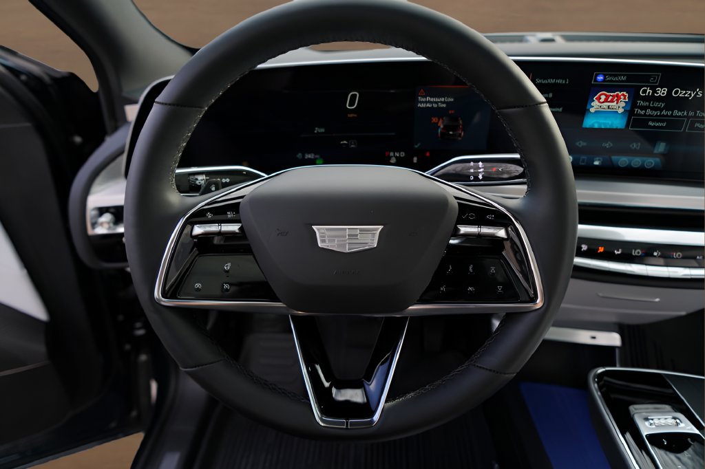 Used 2025 Cadillac Lyriq Luxury w/ LPO, Floor Liner Package RWD image 12