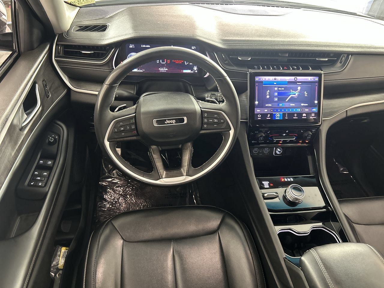 Used 2023 Jeep Grand Cherokee L Limited AWD/4WD image 21