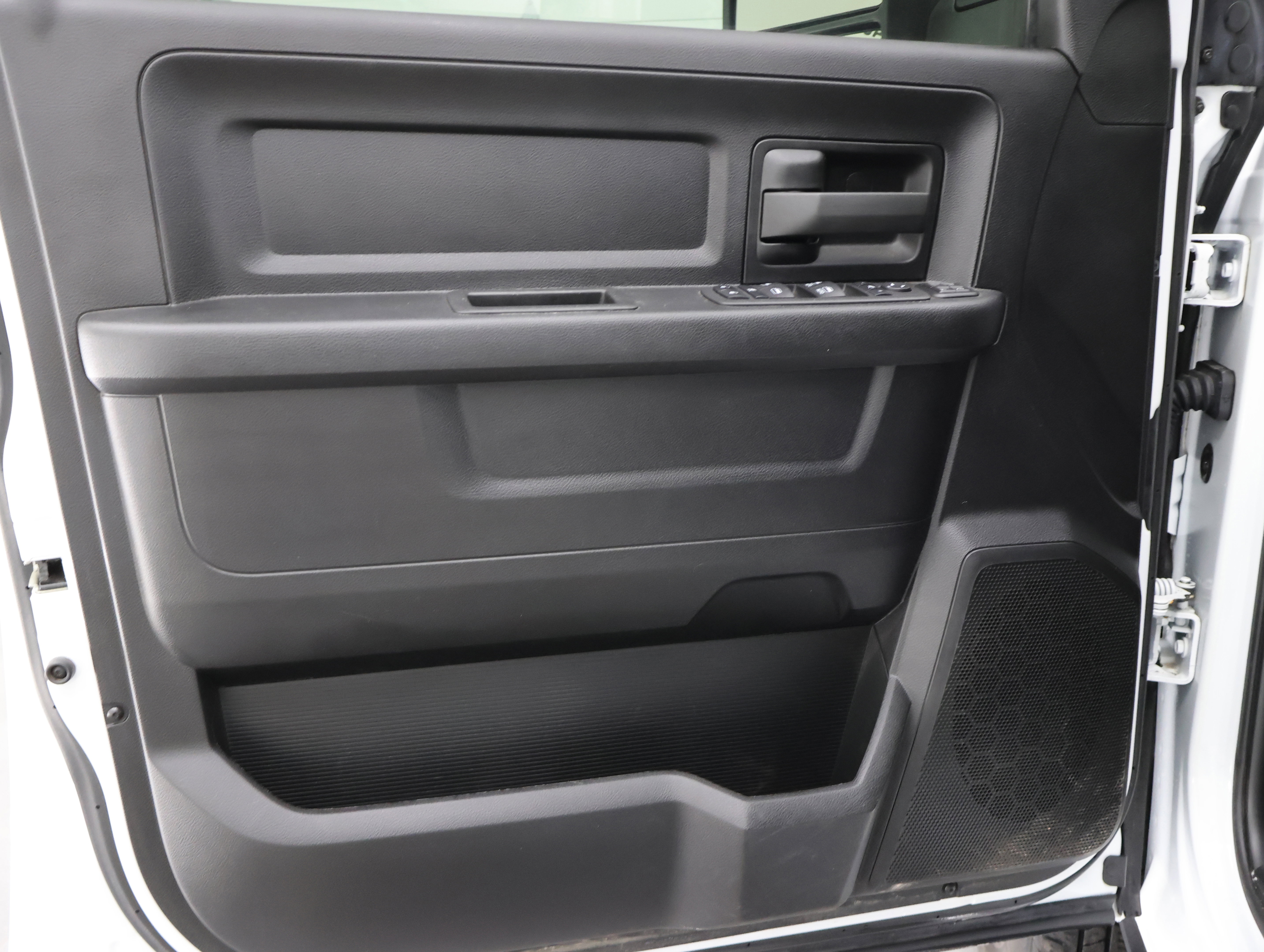 Used 2024 RAM 3500 Tradesman w/ Chrome Appearance Group image 40