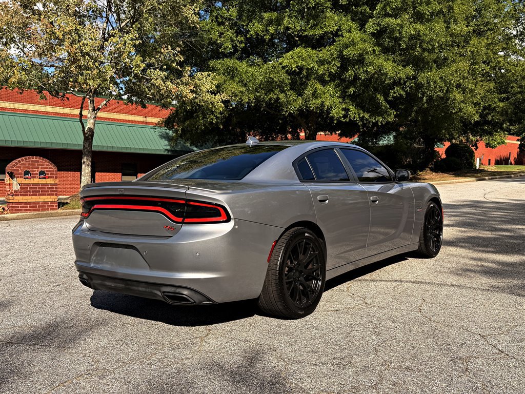 Used 2016 Dodge Charger R/T RWD image 5