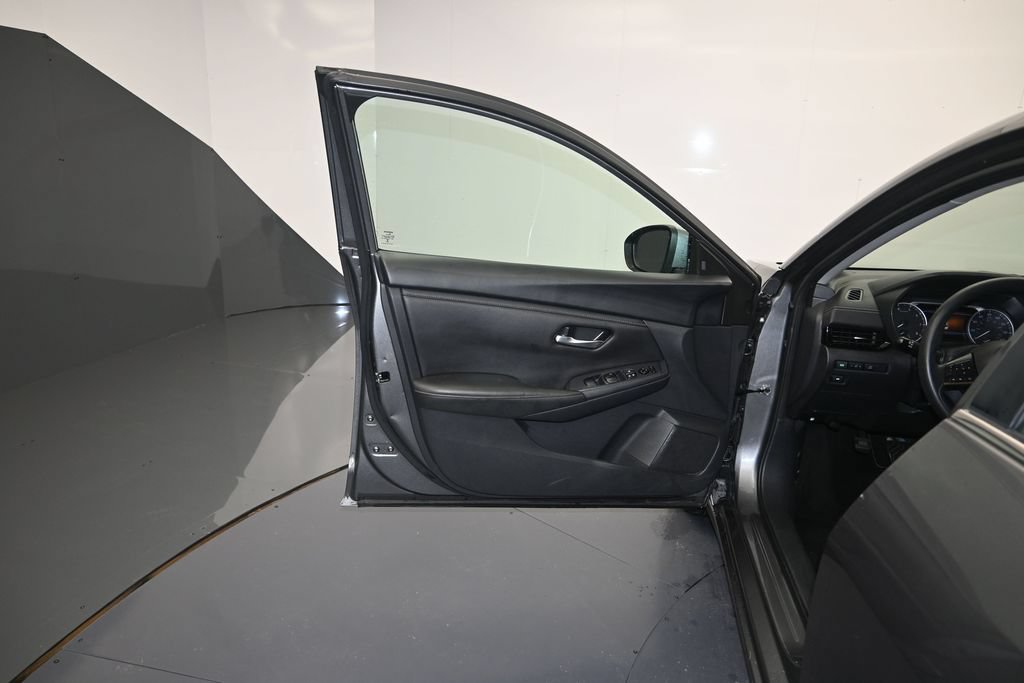 Used 2024 Nissan Sentra SV FWD image 10